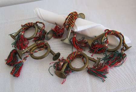 DECORATIVE BRASS TRUMPET SERVIETTE RINGS