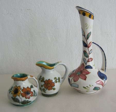 2 SMALL COLLECTABLE GOUDA JUGS