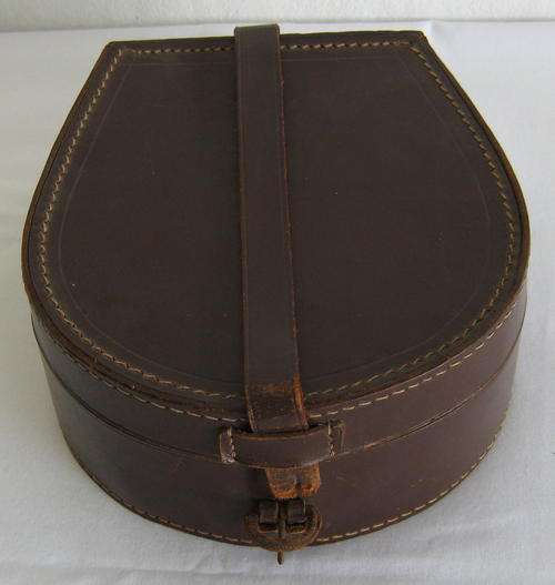 VINTAGE LEATHER GLOVE CASE & GLOVES