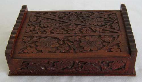 CARVED WOODEN TRINKET BOX