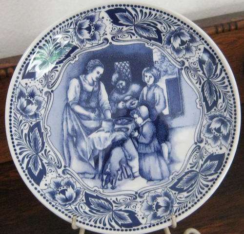 BLUE & WHITE DELFTWARE PLATE