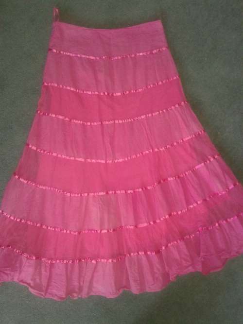 LADIES LONG PINK SKIRT - SIZE 34/36