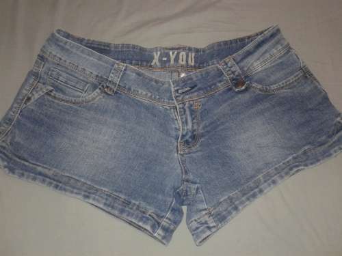 LADIES DENIM SHORTS SIZE 32