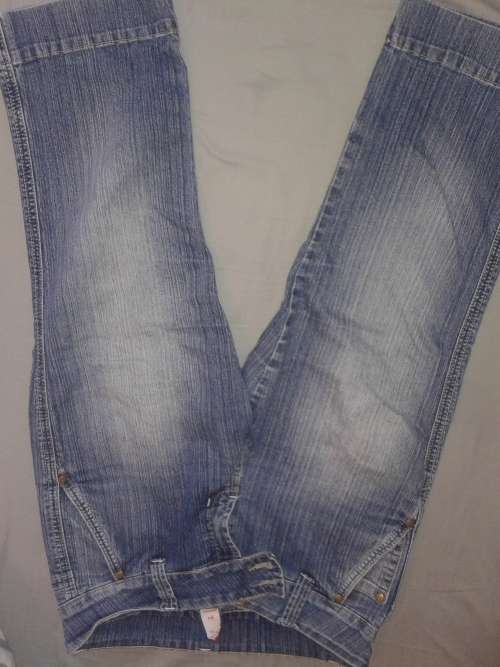 LADIES DENIM SHORTS 3/4 SIZE 34 (10)