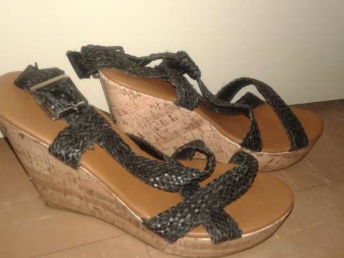 LADIES BLACK STRAP PLATFORM / WEDGE SHOES SIZE 7
