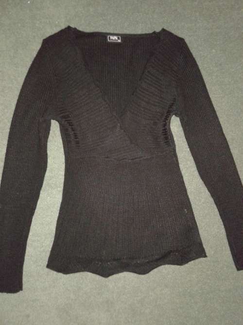 LADIES BLACK KNITTED LONG-SLEEVE TOP SIZE M