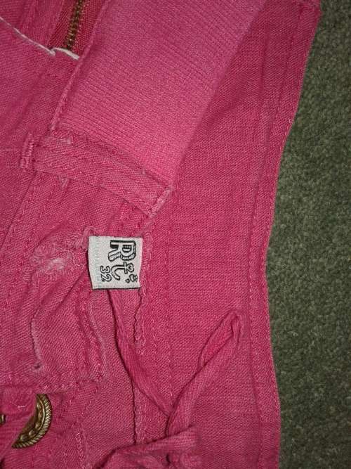 LADIES PINK SHORTS - SIZE 32
