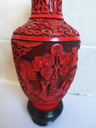 Stunning red oriental theme vase