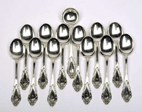 A SET OF 13 X STERLING SILVER SPOON SET - 304 gms!!!