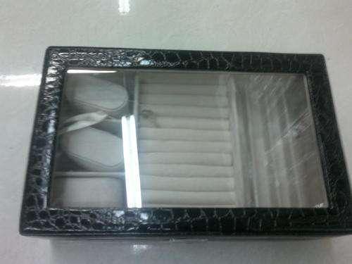 Jewellery display case