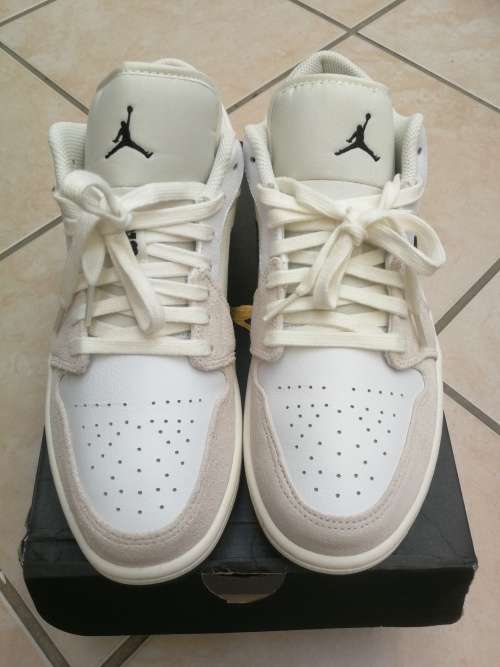 Air Jordan 1 Low Astrograbber (like new) + (discontinued)