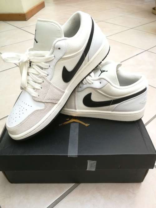Air Jordan 1 Low Astrograbber (like new) + (discontinued)