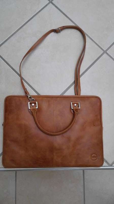 CRAZY Low Bid!! 19twenty8 Leather Laptop Bag 16" NEW!