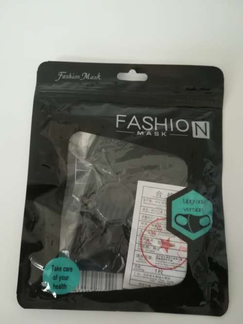 Face mask with breathing valve