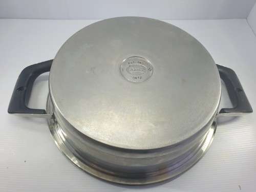 Lifetime guarantee on cookware  .....AMC COOKWARE  ...24 CM low