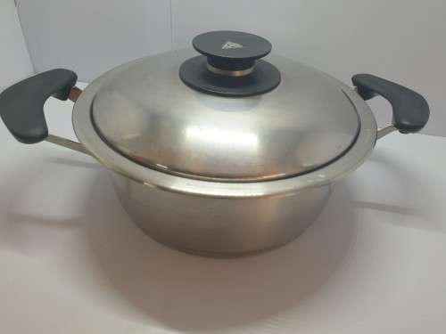 AMC cookware  .....20CM * 8.5 CM