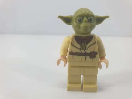 LEGO MINIFIGURINES -Lego Star Wars Mini Figure - YODA
