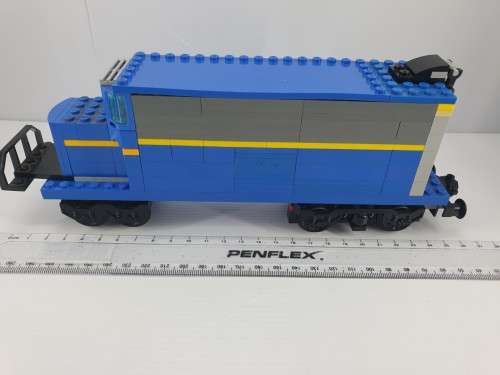 LEGO TRAINSET . WITH MOTOR AND BATERY PACK