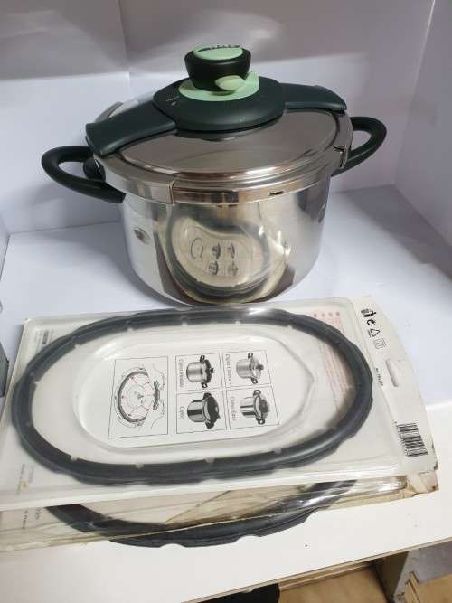 Tefal Pressure Cooker at 1/3 retail price  BARGAIN !!!