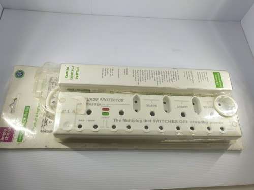 Energy saving multiplug with smart function