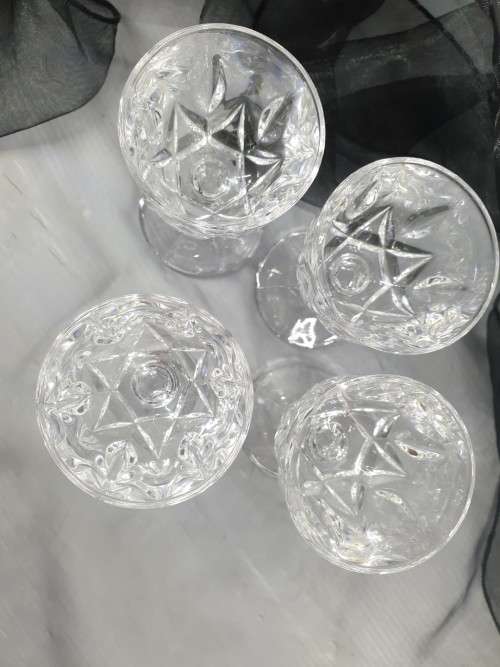 Set of four stunning crystal glasses