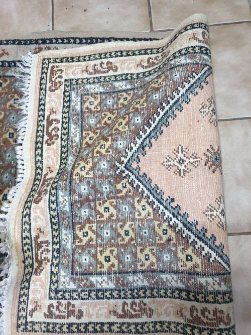 Tunisian Rug from 1972 in stunning condition