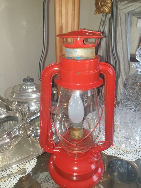Stunning electrified Huricane lamp