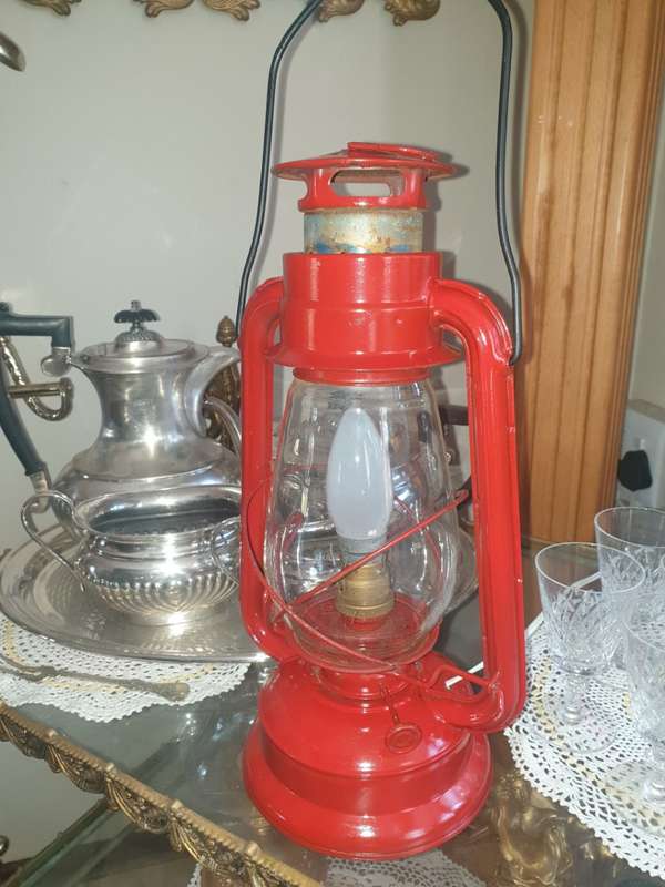 Stunning electrified Huricane lamp