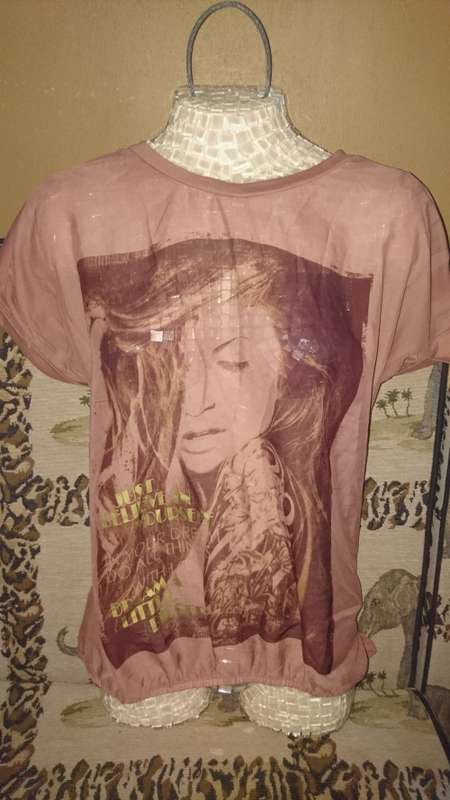 Pretty Ladies Gold-Printed Pink/Plum-colored T-shirt Size XL
