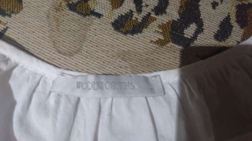 Pretty White Woolworths Blouse with Embroidery details Size 18 Very good condition!!
