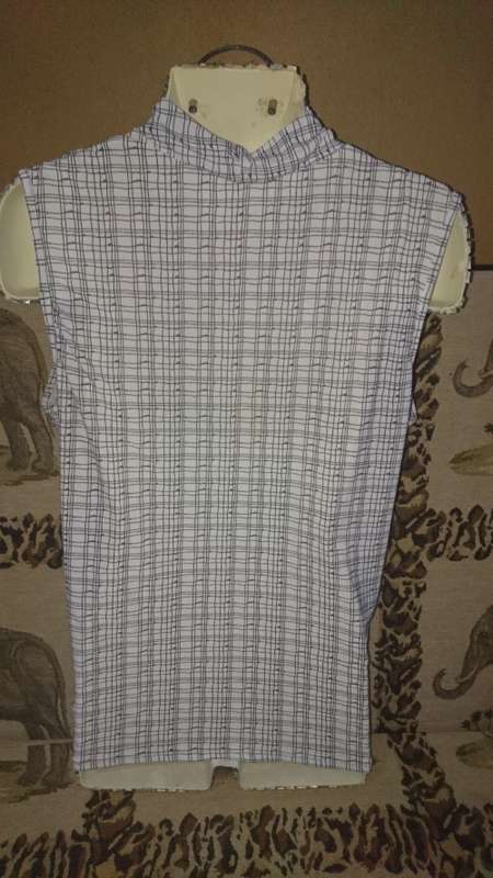 White and Black Front-cross Sleeveless Ladies Top Size 42