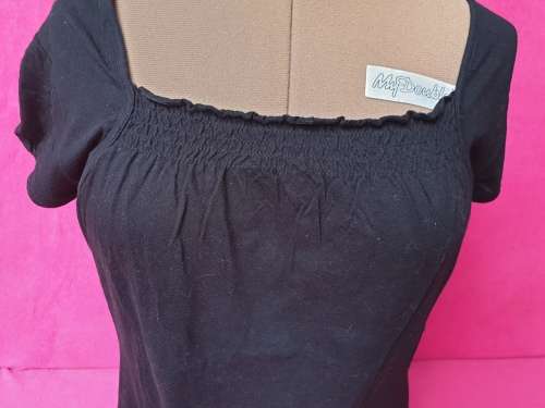 Cute Ladies Black T-Shirt with Rouche-detail in front Size XXL