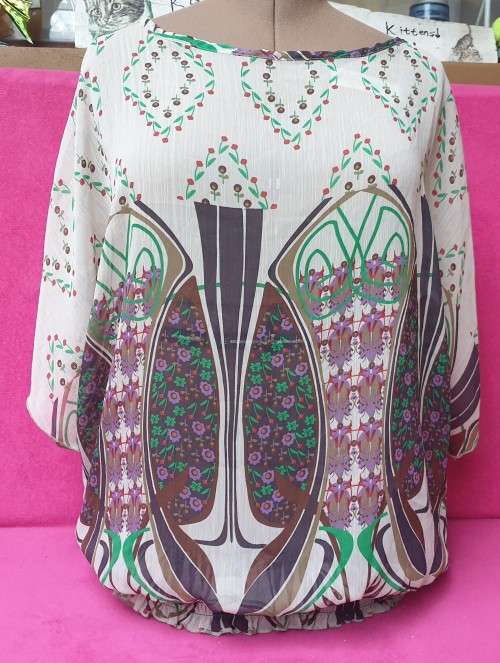 Pretty Multi-color Printed Ladies Blouse Size 16