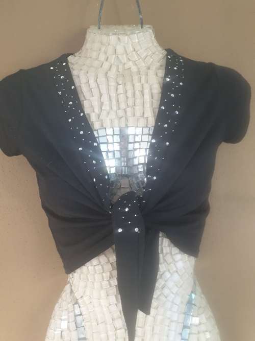 Girls Black "RT" Front-tying Top Age 11-12 Years