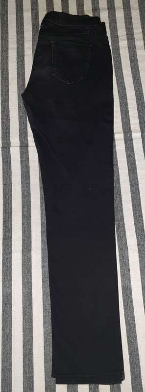 AS NEW!! Girls Black "Woolworths RE" Jeggings Age 13-14