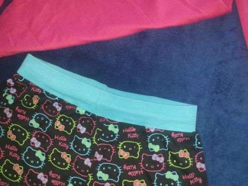 Girls "Hello Kitty" Long-sleeved Pajama-set Age 13-14