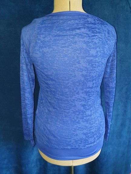 AS NEW!! Ladies Blue Long-sleeved Top with inner Size XL