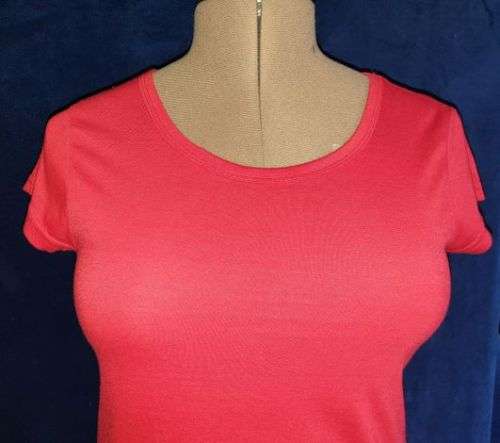 AS NEW!! Girls Red "Spiral" T-shirt Age 13-14 Years