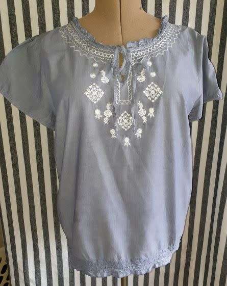 Ladies "Mosaic" Embroidered Grey Blouse Size 44