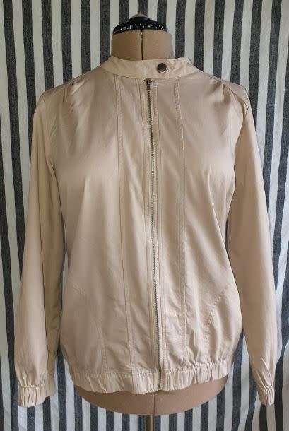 AS NEW!! Ladies "InSyns Curve" Beige Jacket with Front-zip Size 42