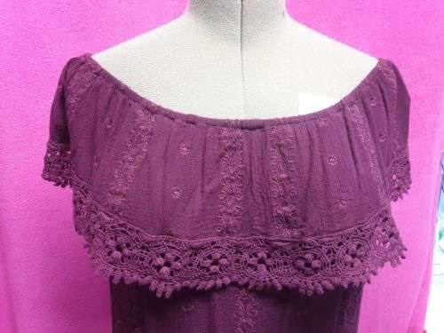 AS NEW!! Ladies Maroon `Real Clothing` Blouse with Lace-detail Size XXXL