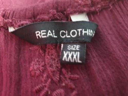 AS NEW!! Ladies Maroon `Real Clothing` Blouse with Lace-detail Size XXXL