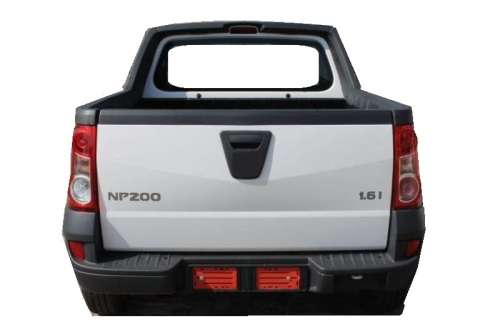 Np 200 1.6i tailgate sticker set in Silver