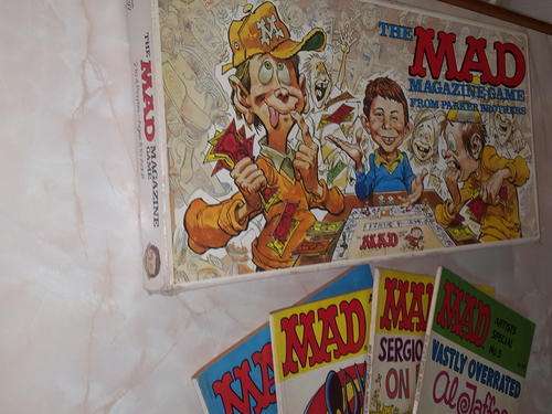 The MAD MAGAZINE Game + 4 MAD Magazines