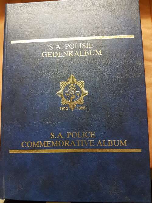 S.A. POLISIE GEDENKALBUM / S.A. POLICE COMMEMORATIVE ALBUM. 1913 - 1988