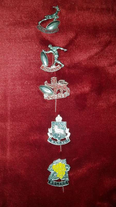Geteken deur 3 oud-Springbokke, plus 5 lapel wapentjies