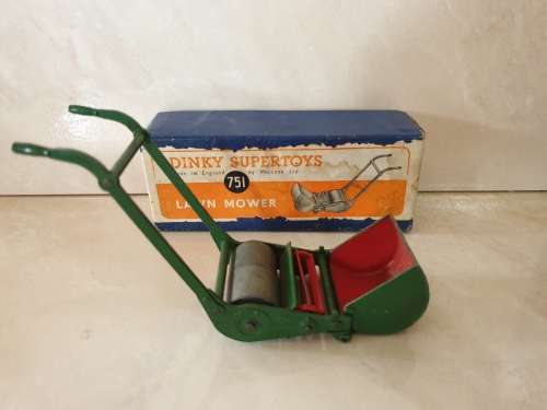Vintage DINKY SUPERTOYS LAWN MOWER.