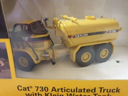 CAT 730 Articulated Truck with Klein Water Tank. 1:87