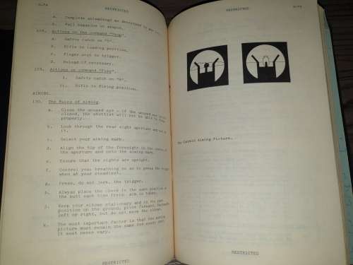 S.A.W / S.A.D.F. BASIESE OPLEIDING HANDBOEK / BASIC TRAINING MANUAL