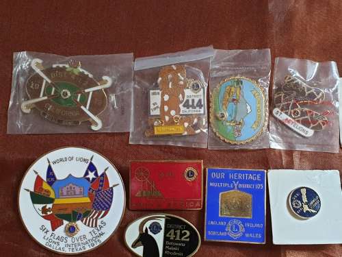30 pieces Lions Club Memorabilia. Includes Paper knive Measuring Tape. All in one lot.